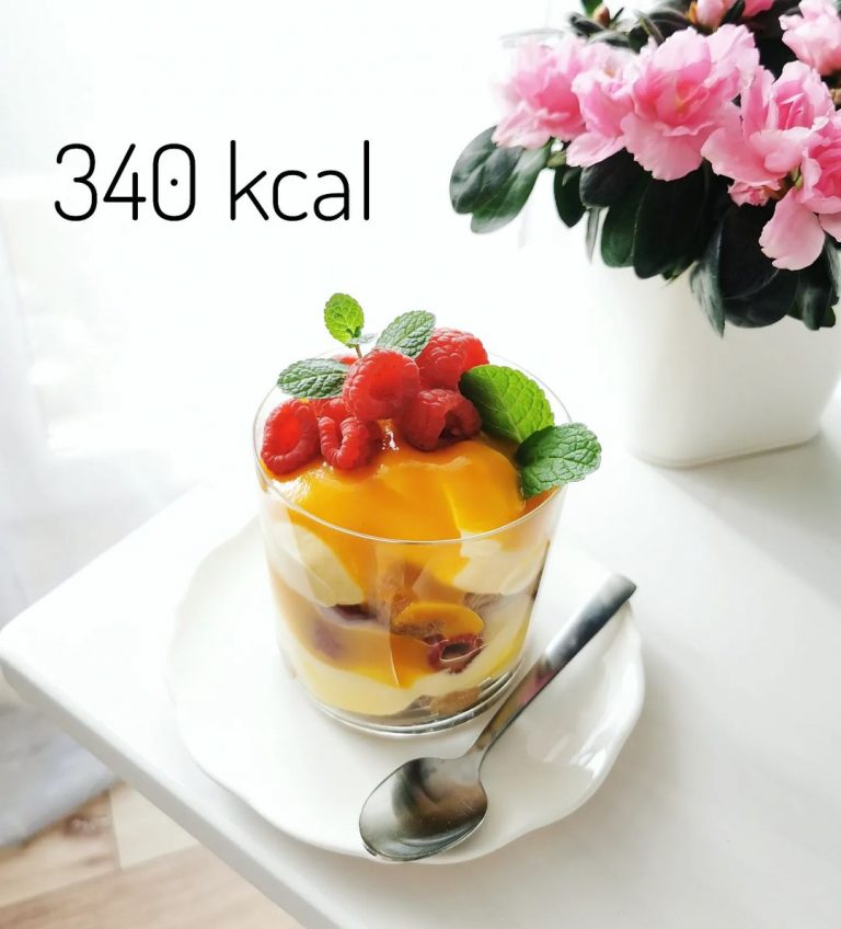 Fit tiramisu mango z malinami