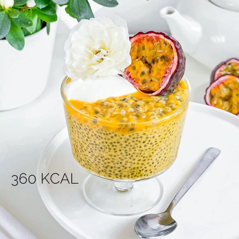 Pudding chia z mango i marakują